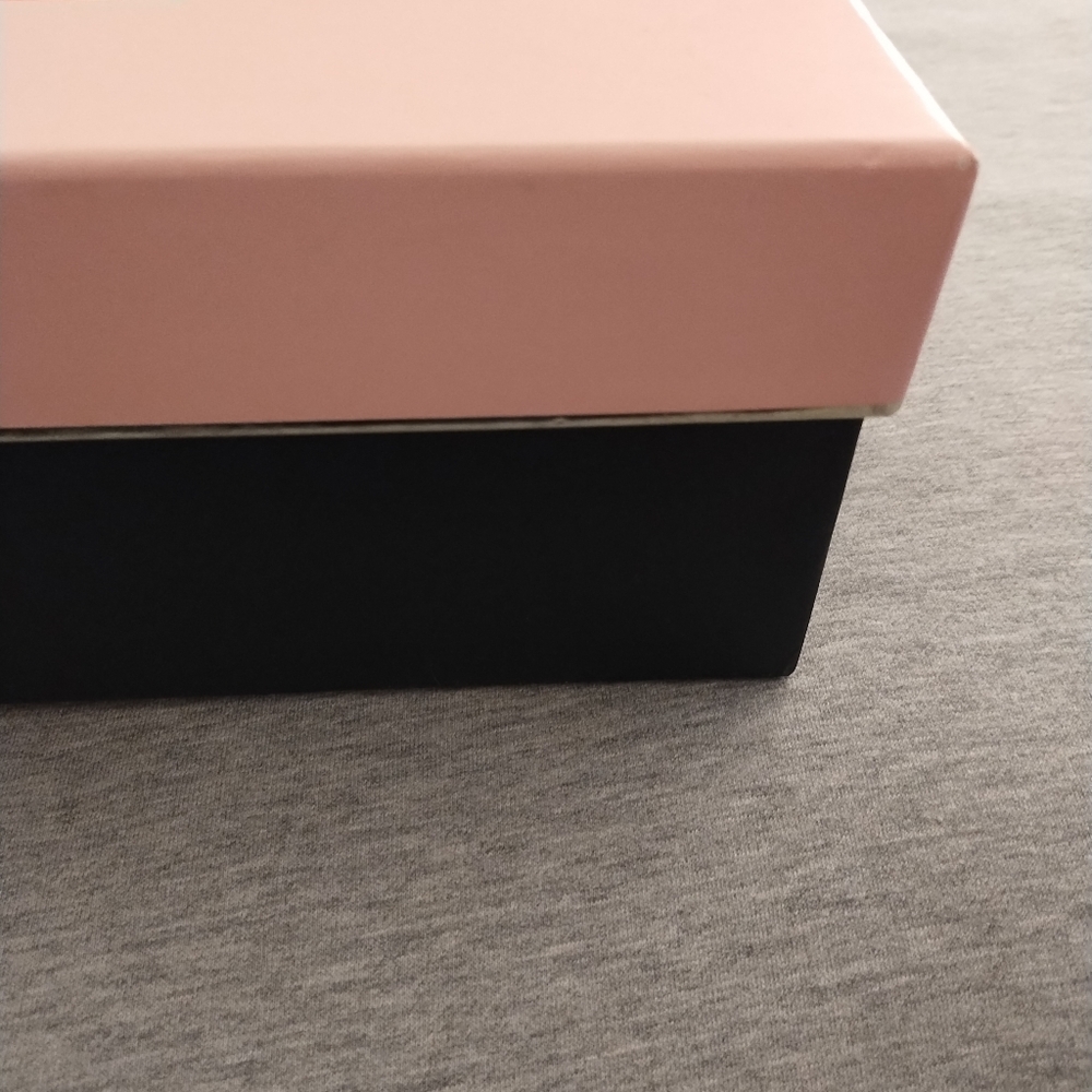 Kate Spade Shoe Box with Kate Spade Tissue Paper - Picture 13 of 16